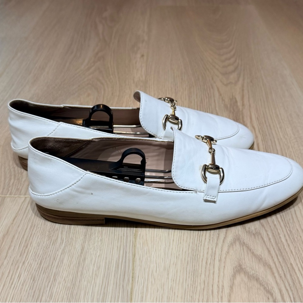 BCBG Women's BCBGeneration Zeldi White Leather Loafers Size 8.5